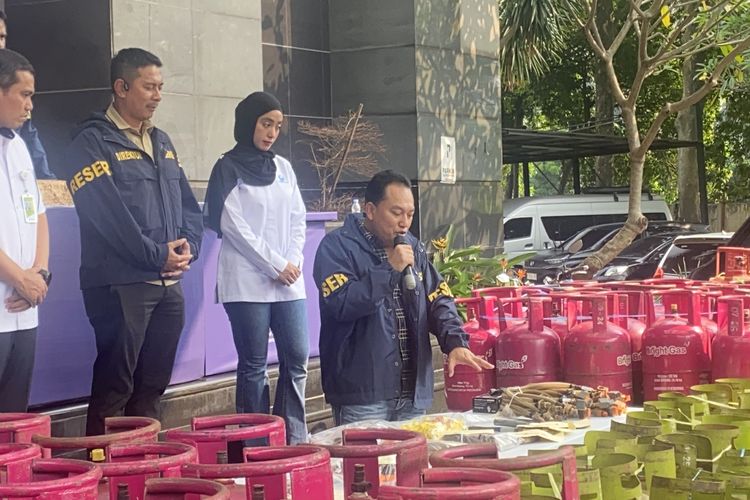 Polda Metro Bongkar Sindikat Pengoplosan LPG Subsidi yang Raup Rp 2,7 Miliar