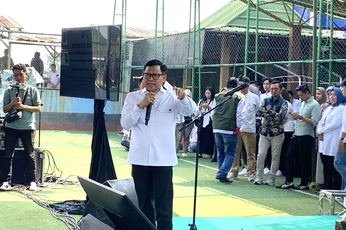 [LIVE] Menteri Koordinator Bidang Pemberdayaan Masyarakat (Menko PM) Muhaimin Iskandar atau Gus Imin dalam agenda Rembug Warga Koordinasi Pengentasan Kemiskinan, Optimalisasi Pelaksanaan Inpres 8 Tahun 2025 di Kabupaten Bandung, Jawa Barat, Sabtu (21/6/2025).
