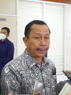 Ketua Komnas HAM Ahmad Taufan Damanik ditemui di Kompleks Parlemen Senayan, Jakarta, Kamis (25/8/2022).