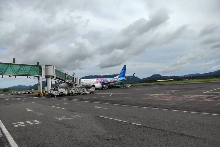 Situasi di Bandara Sam Ratulangi, Manado, Sulawesi Utara usai beredar kabar pesawat Scoot dari Sinagpura kesulitan mendarat pada Jumat (27/1/2023).