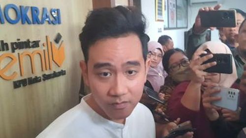 Hadiri Rapat Pleno Penetapan Kursi DPRD Solo, Gibran: Tak Sabar Terima Banyak Masukan