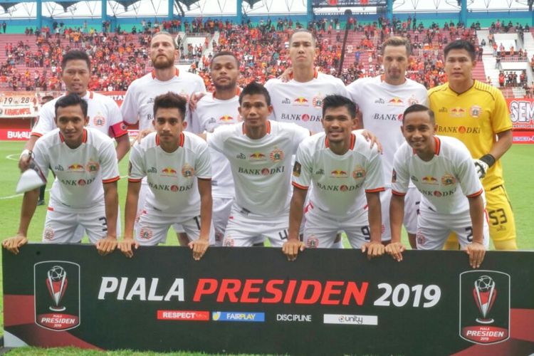 Para pemain Persija Jakarta saat berfoto sebelum menghadapi laga melawan Madura United di Stadion Maguwoharjo,Sleman