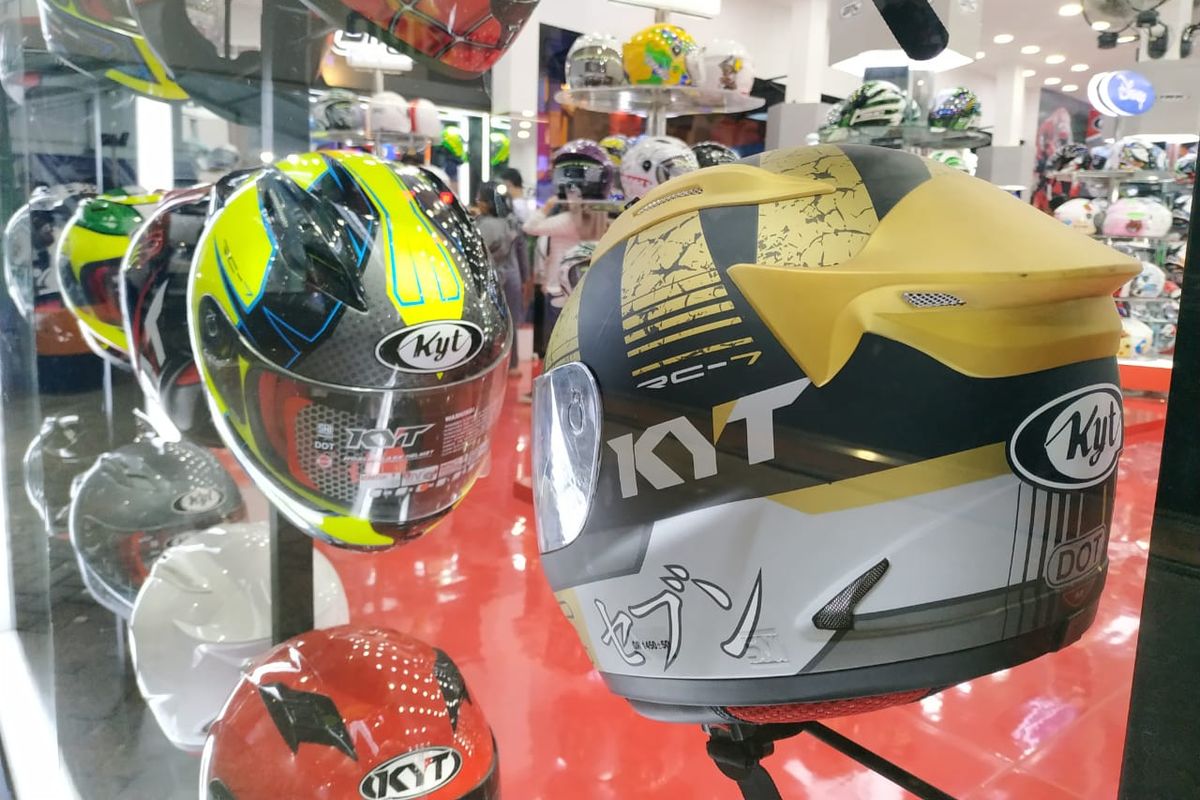 Helm memiliki umur pakai