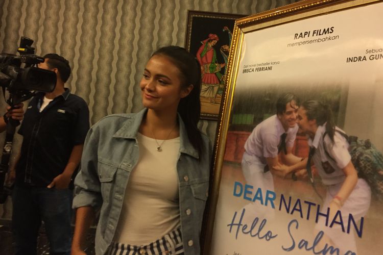 Amanda Rawles menghadiri syukuran film Dear Nathan: Hello Salma di kantor Rapi Film, Cikini, Jakarta Pusat, Selasa (16/5/2018).