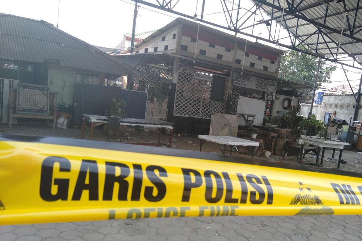 Kondisi Kafe Komandan di Tebet, Jakarta Selatan pasca bentrokan antara suporter Persija dan PSM Makassar, Rabu (7/8/2019)
