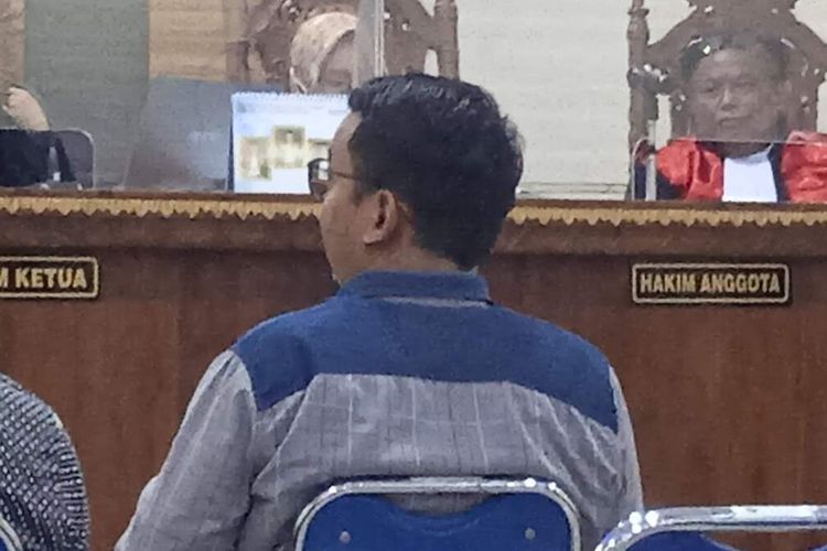Fajar, pegawai honorer Unila yang menjadi saksi dalam kasus suap PMB Unila, Selasa (24/1/2023).