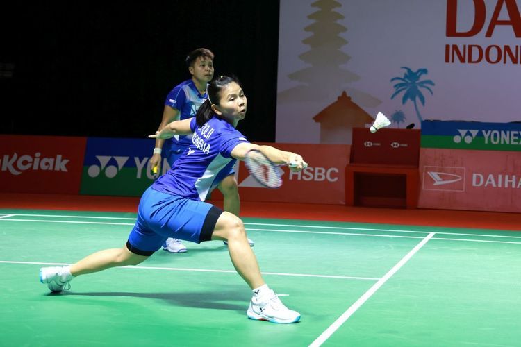 Greysia Polii dan Apriyani Rahayu beraksi di ajang Indonesia Masters 2021, Hotel Westin Nusa Dua, Bali, pada Kamis (18/11/2021). 