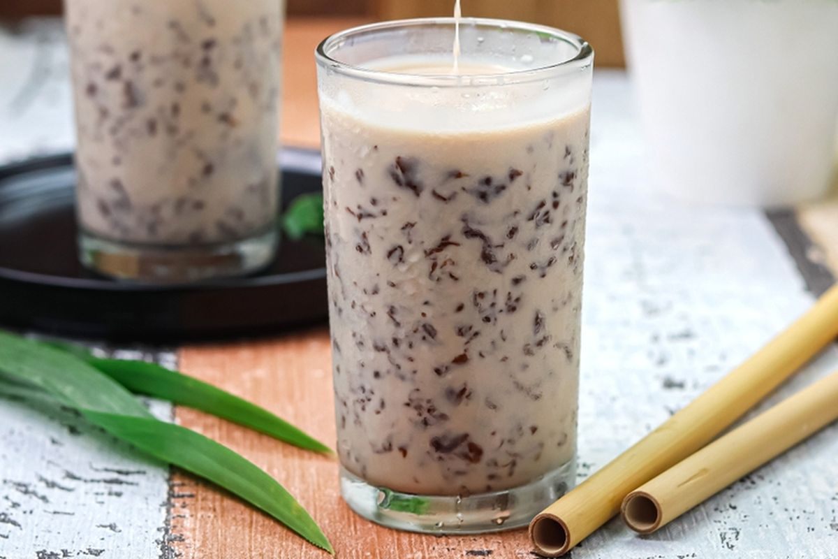Ilustrasi es jelly susu untuk ide jualan. 