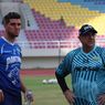 Meski Ditinggal Jupe, Robert Sebut Lini Belakang Persib Sudah Stabil