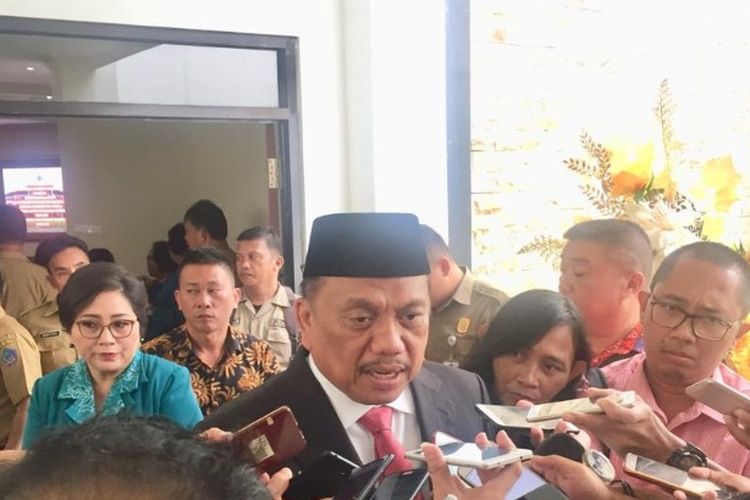 Gubernur Sulut Olly Dondokambey sesuai rapat paripurna di Kantor DPRD Sulut, Selasa (23/4/2019).