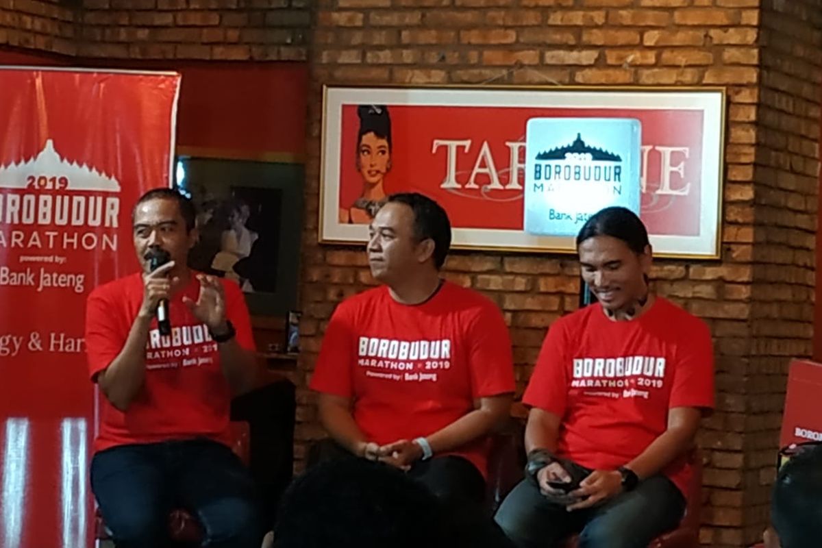 Kegiatan Borobudur Marathon Radio Live Tour yang diadakan di FX Sudirman, Jakarta, pada Selasa (14/5/2019), menghadirkan Agus Hermawan (kiri), dr Andi Kurniawan (tengah), dan Riefa Istamar sebagai narasumber.