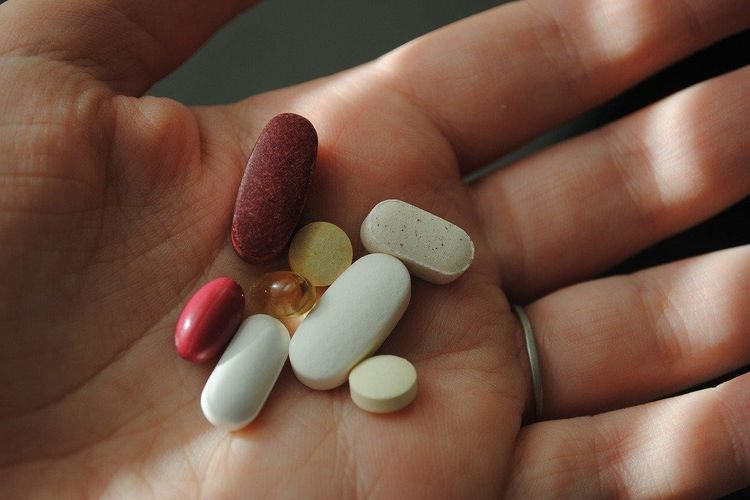 Ilustrasi obat. BPOM membagikan cara mudah untuk mengecek keaslian obat beserta ciri-ciri produk palsu yang perlu diwaspadai.