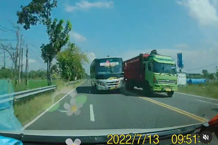 Video Bus Ngeblong di Pantura, Malah Adu Argumen dengan Polisi