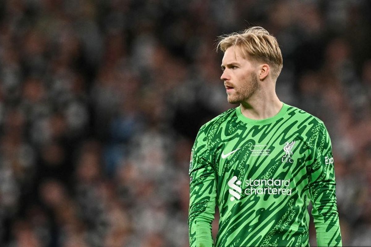 Kiper Liverpool Caoimhin Kelleher bereaksi pada pertandingan final Piala Liga Inggris antara Liverpool dan Newcastle United di Stadion Wembley, London barat laut pada 16 Maret 2025.