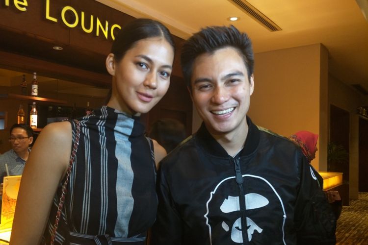 Baim Wong dan Paula Verhoeven saat menghadiri gala premier film Jejak Cinta di XXI Epicentrum Walk, Jakarta Selatan, Minggu (2/9/2018).