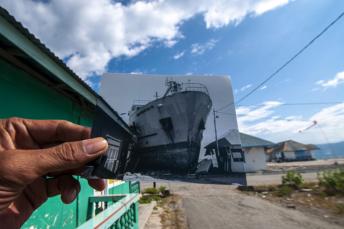 Foto dirilis Sabtu (28/9/2019), memperlihatkan kawasan Pelabuhan Rakyat yang terdampak tsunami di Desa Wani, Donggala, Sulawesi Tengah. KM Sabuk Nusantara IV yang terhempas ke darat saat bencana tahun lalu kini sudah diturunkan kembali ke laut.