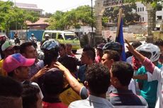 Datang ke Ambon, Menteri ESDM Disambut Demo Mahasiswa