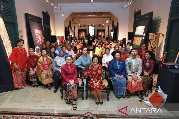 Himpunan Wastraprema mengadakan diskusi mengenai wastra Indonesia di Museum Tekstil, Jakarta, Sabtu (21/6/2025).