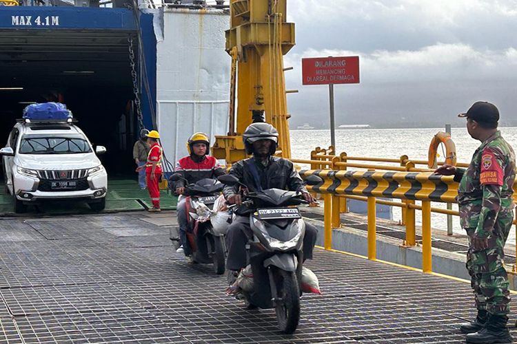 Hingga Senin (17/7/2023), layanan penyeberangan kapal di lintas Ketapang-Gilimanuk akan difokuskan untuk kendaraan penumpang serta truk logistik pengangkut bahan kebutuhan pokok dan BBM.