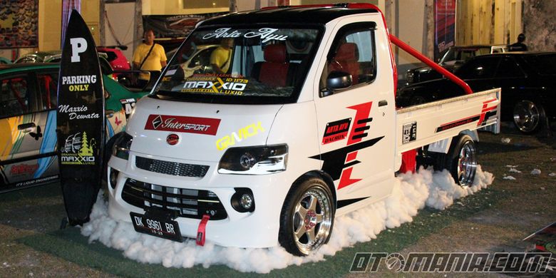 Mobil-mobil modifikasi unjuk gigi di Autopro Festival yang digelar di kawasan Taman Budaya Garuda Wisnu Kencana (GWK) , Badung, Bali, pada 20 – 21 Mei 2017.