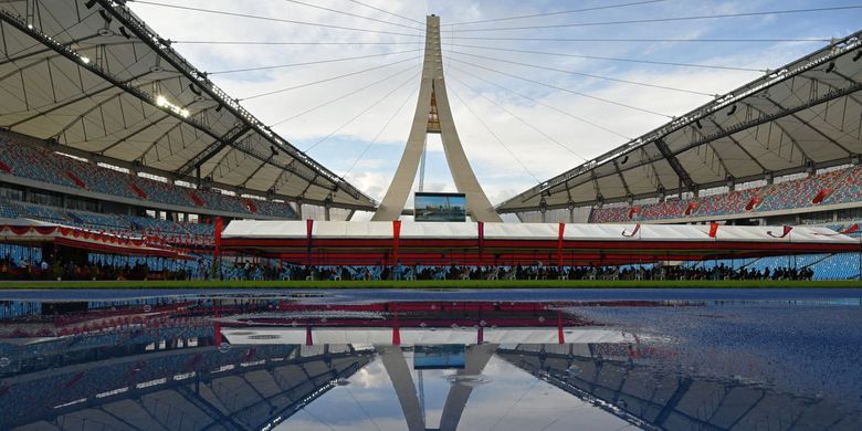 Kamboja kini memiliki stadion baru bernama The Morodok Techno National Stadium. Hasil pemberian China.