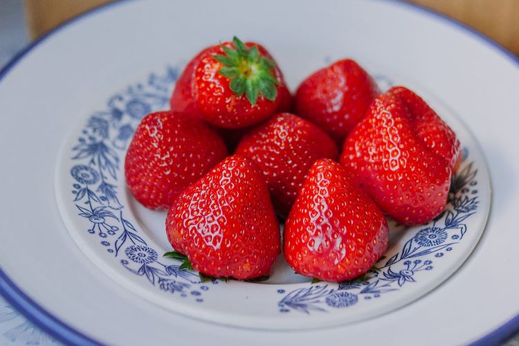 Ilustrasi stroberi, buah beri merah yang dijual mahal di Jepang dan Korea. 