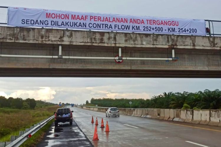 PT Hutama Karya (Persero) kini sedang melakukan perbaikan di sejumlah titik ruas Tol Bakauheni-Terbanggi Besar (Bakter) dan Terbanggi Besar-Pematang Panggang-Kayu Agung (Terpeka).