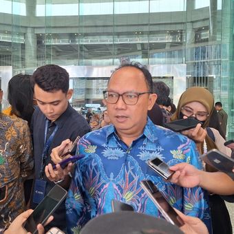Direktur Perdagangan dan Pengaturan Anggota Bursa BEI, Irvan Susandy usai Konferensi Pers Respons Kebijakan Mengantisipasi Volatilitas Perdagangan Saham, Rabu (19/3/2025).