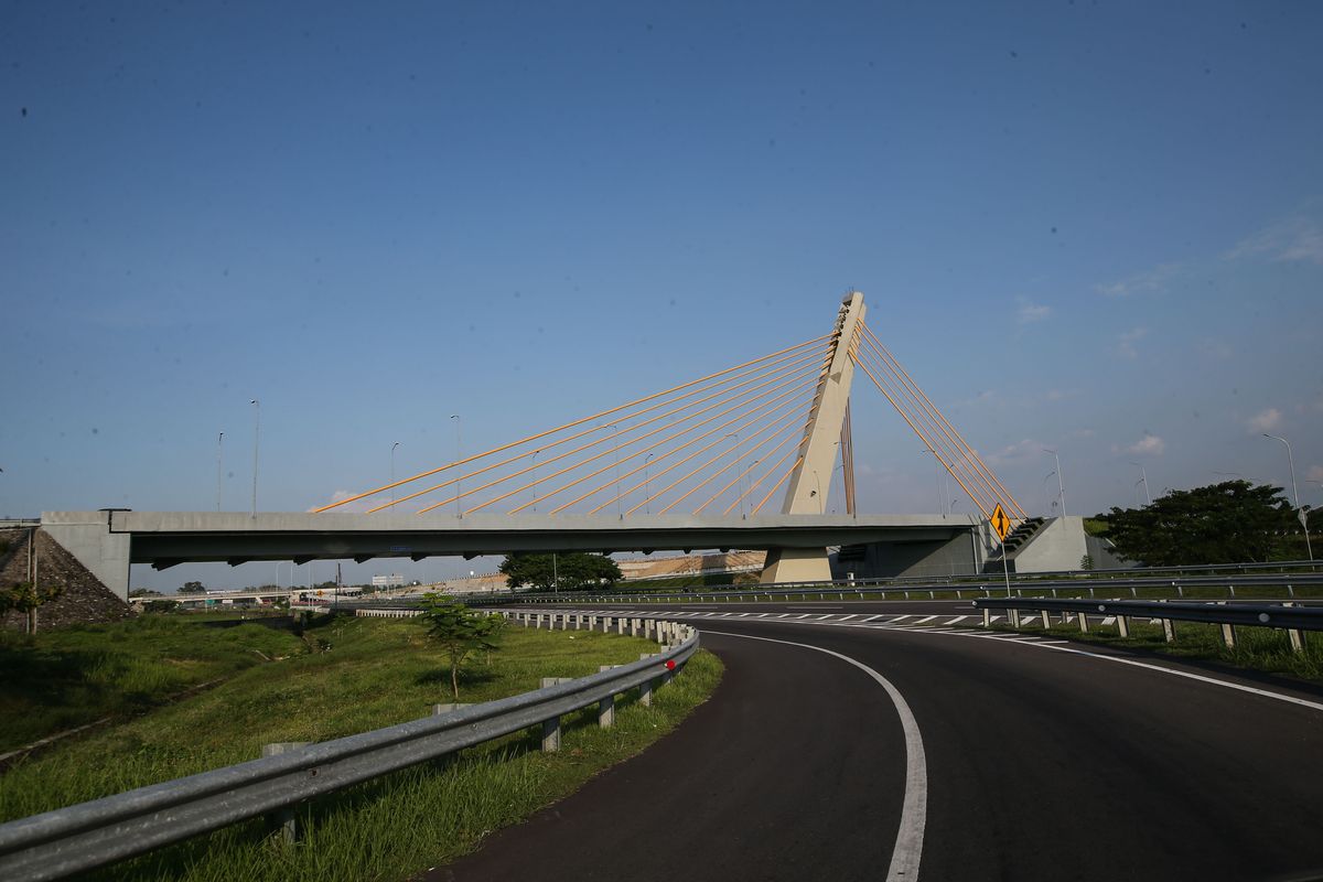 Jembatan Klodran di ruas tol Solo - Ngawi, Jawa Tengah, Jumat (24/5/2019).