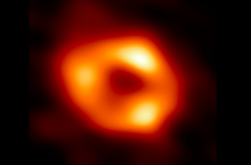 Kali Pertama, Astronom Sukses Foto Lubang Hitam di Jantung Galaksi Kita