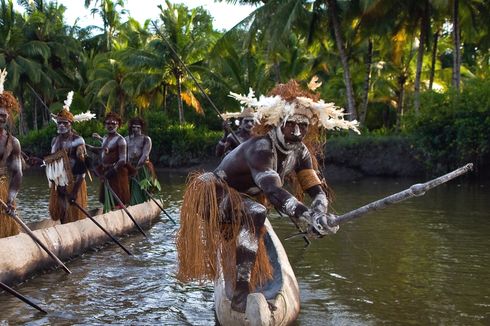4 Senjata Tradisional  Papua dan Kegunaannya 