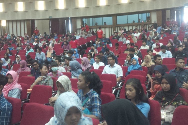 suasana simulasi SBMPTN di Auditorium Universitas Sanata Dharma, Yogyakarta