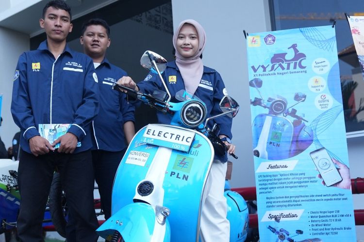 Vespa listrik hasil inovasi mahasiswa Politeknik Negeri Semarang (Polines) yang punya fitur anti maling.