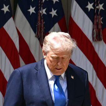 Presiden Amerika Serikat (AS) Donald Trump menunda rencana penerapan tarif impor sebesar 50 persen terhadap Uni Eropa yang semula dijadwalkan mulai Juni. Penundaan ini memberi waktu tambahan hingga 9 Juli bagi Washington dan blok Eropa tersebut untuk mencapai kesepakatan dagang.