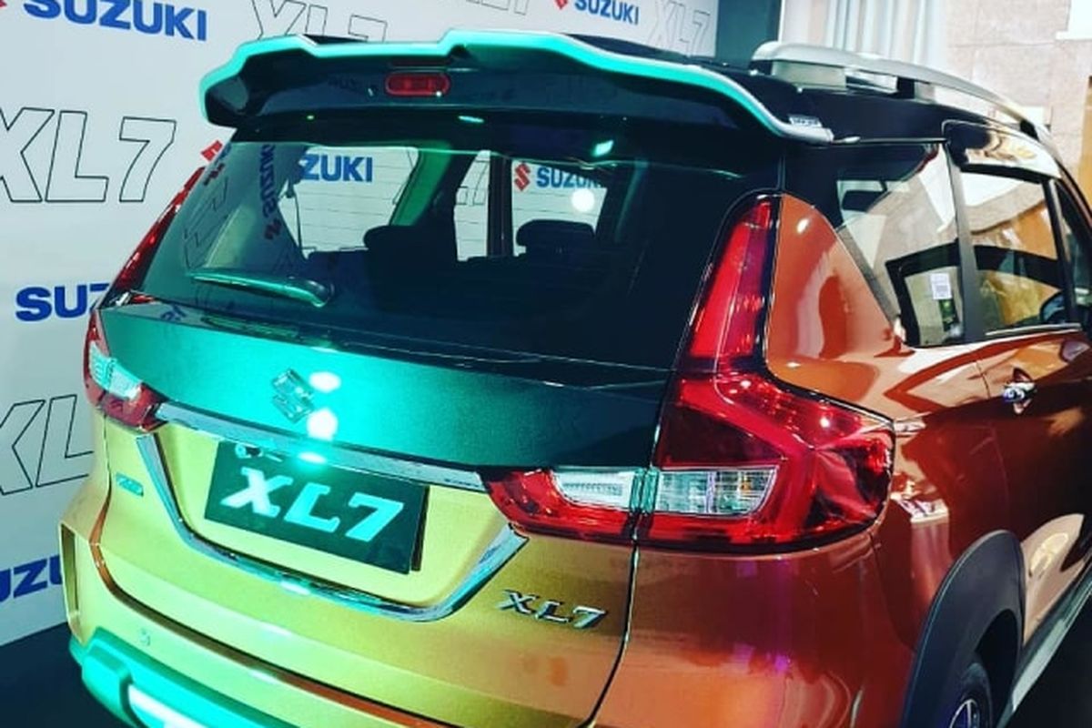 Tampak bagian belakang Suzuki Ertiga XL7