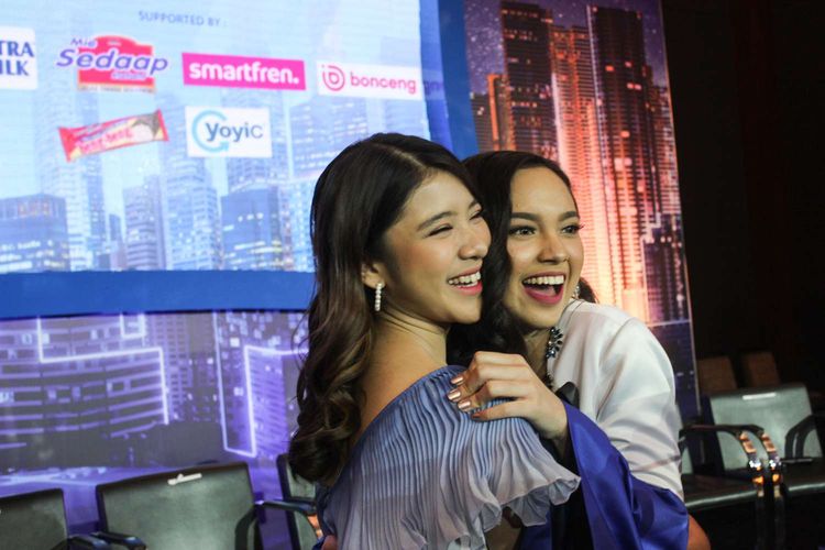 Tiara dan Lyodra saat di temui di Press conference Grand Final Indonesian Idol musim X yang diadakan di MNC studio tower, Kebon Jeruk, Jakarta Rabu ( 19/2/2020). Tiara dan Lyodra melaju ke babak Grand final.