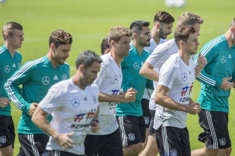 Suasana latihan tim nasional Jerman yang dipimpin pelatih kepala, Joachim Loew di CSKA Sport Bas, Vatutinki, Rabu (13/6/201). Timnas Jerman akan menghadapi Meksiko pada laga perdananya di Piala Dunia 2018 pada 17/6/2018.