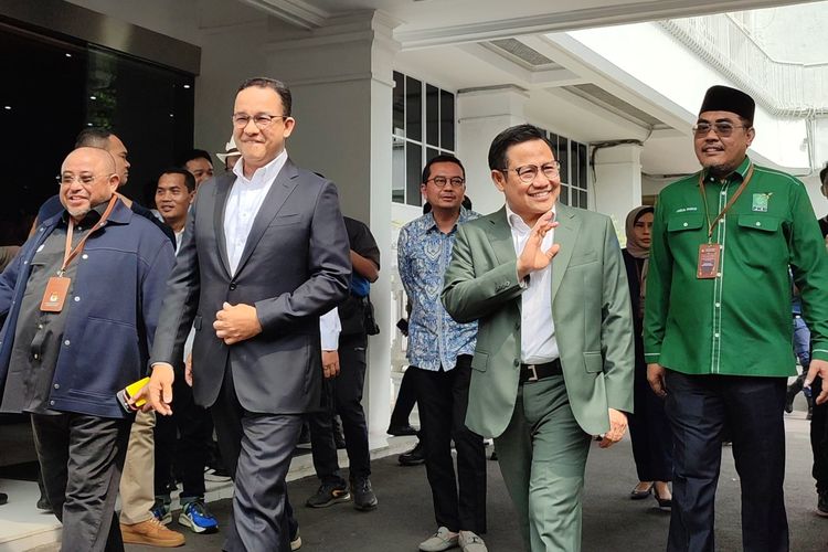 Pasangan calon presiden dan wakil presiden nomor urut 1 Anies Baswedan dan Muhaimin Iskandar di Kantor KPU, Jaakarta, Rabu (24/4/2024).