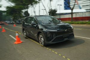 Jajal VinFast Limo Green di GIIAS 2026, Unik dan Pas Jadi Taksi Online