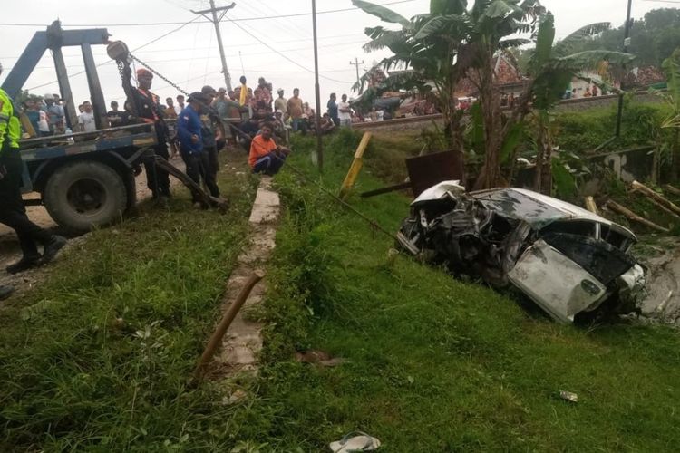 8 Nyawa Melayang Usai Tertabrak Kereta di Jateng, Terbaru KA Argo Bromo Anggrek