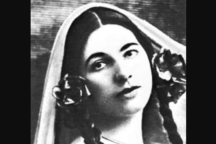 Margaretha Geertruida Zelle atau lebih dikenal dengan nama Mata Hari saat menjadi penari eksotis.