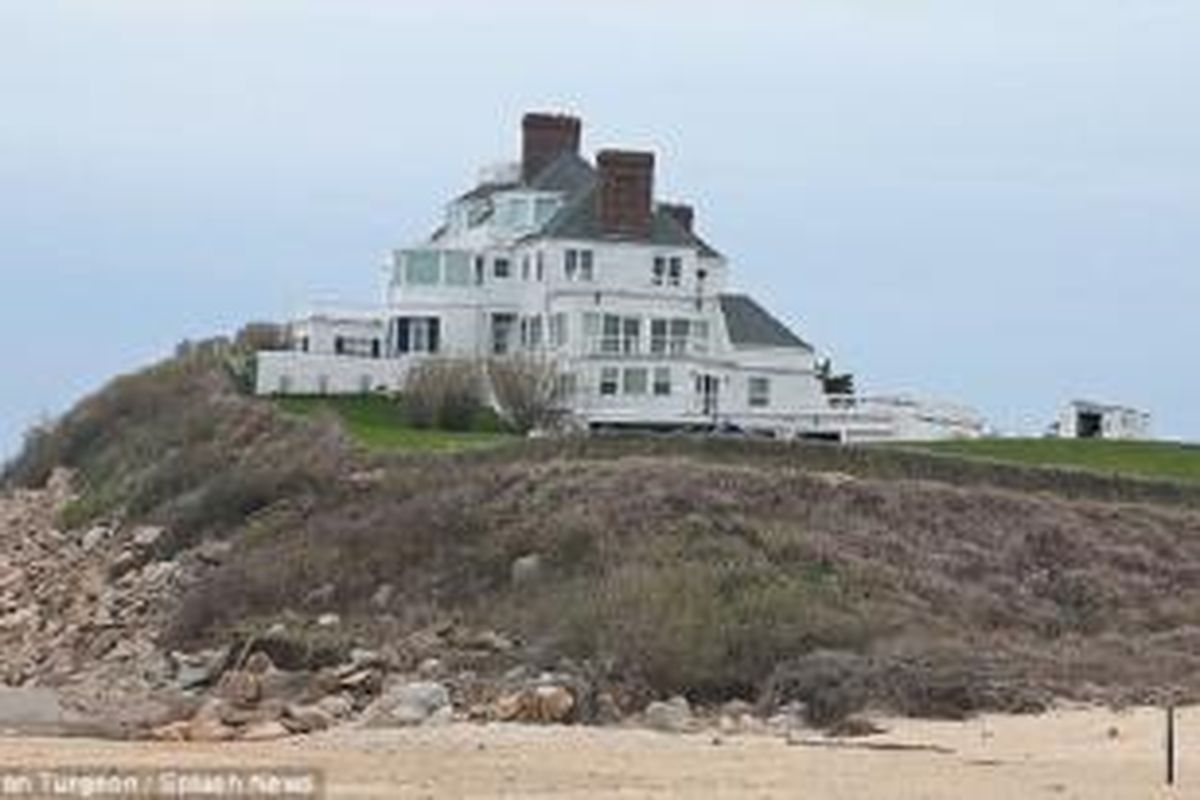 Rumah mewah Taylor Swift di Rhode Island.