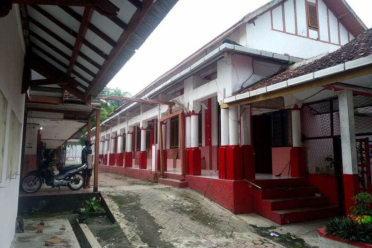 Gedung yang telah ditinggalkan SMPN 3 Kota Blitar yang merupakan bekas ruang komando Markas Peta Blitar di Jalan Sodanco Supriyadi, Senin (15/11/2021)