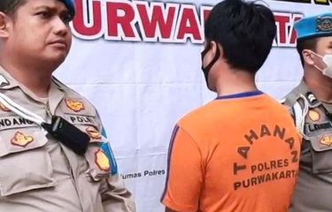 Pelajar berinisial RD (15) yang merupakan anak pedangdut Lilis Karlina ditangkap jajaran Satres Narkoba Polres Purwakarta. Dia mengedarkan obat terlarang. 