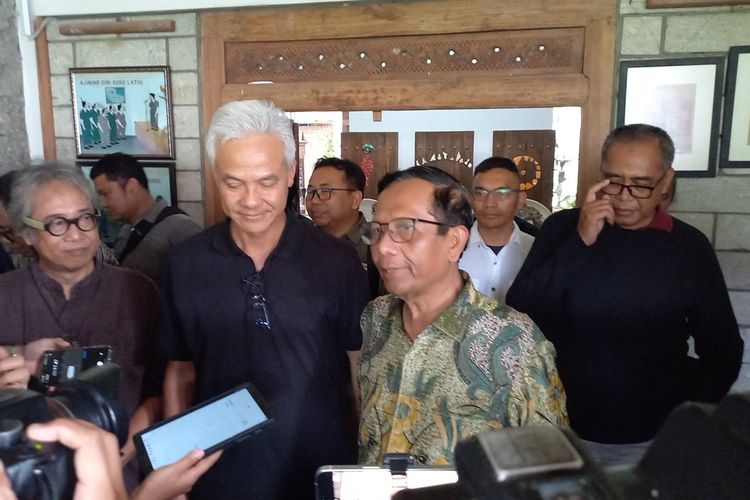 Ganjar Pranowo dan Mahfud MD saat ditemui di rumah Butet, Bantu, DIY, Senin (11/3/2024)