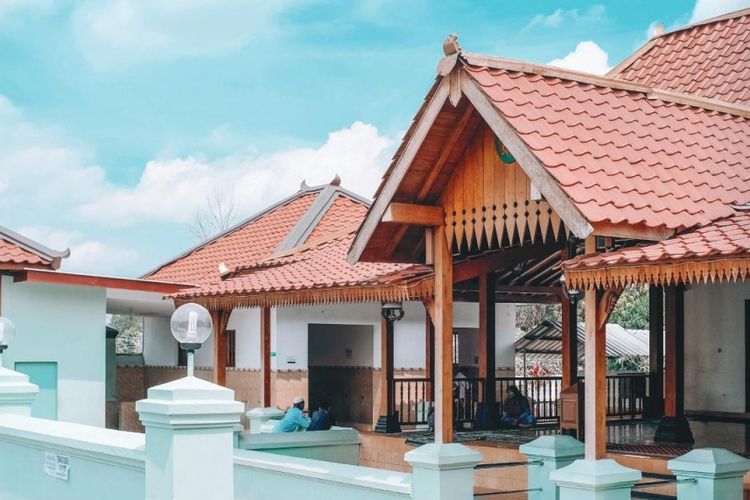 Masjid Pathok Negara Mlangi di Daerah Istimewa Yogyakarta. 
