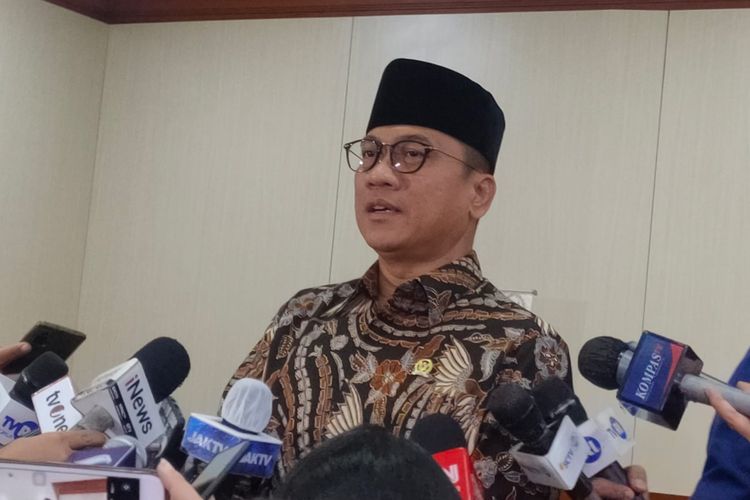 Anggota Komisi VIII DPR Yandri Susanto di Kompleks Parlemen Senayan, Jakarta, Selasa (14/2/2023).