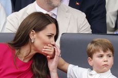 Ketika Pangeran Louis Tutup Mulut Kate Middleton di Platinum Jubilee...