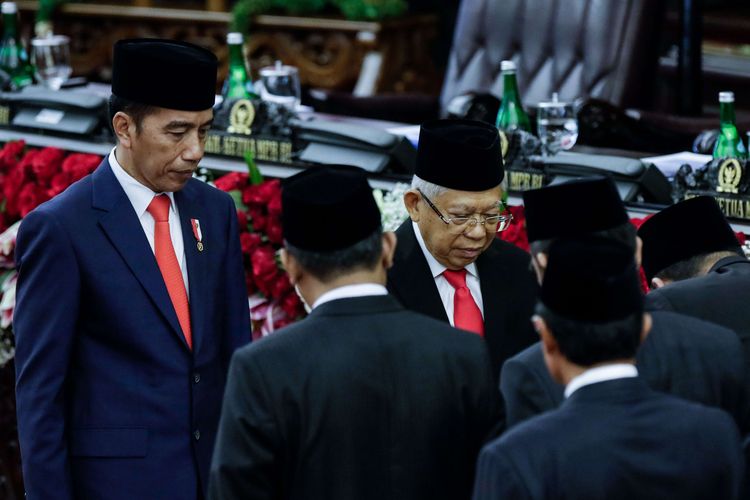 Joko Widodo dan Maruf Amin usai mengucap sumpah jabatan sebagai presiden dan wakil presiden periode 2019-2024 di Gedung MPR/DPR RI, Jakarta, Minggu (20/10/2019).