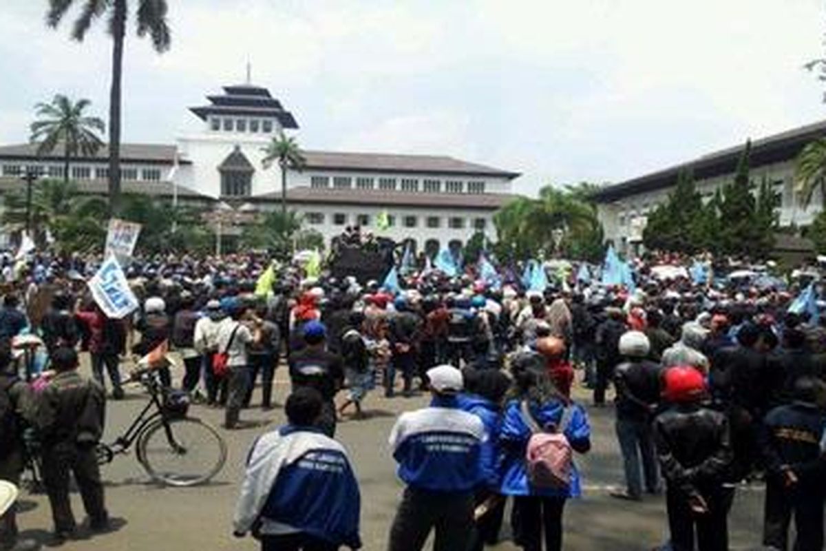 PDIP Menolak, Golkar Sepaham, Partai Demokrat Setuju